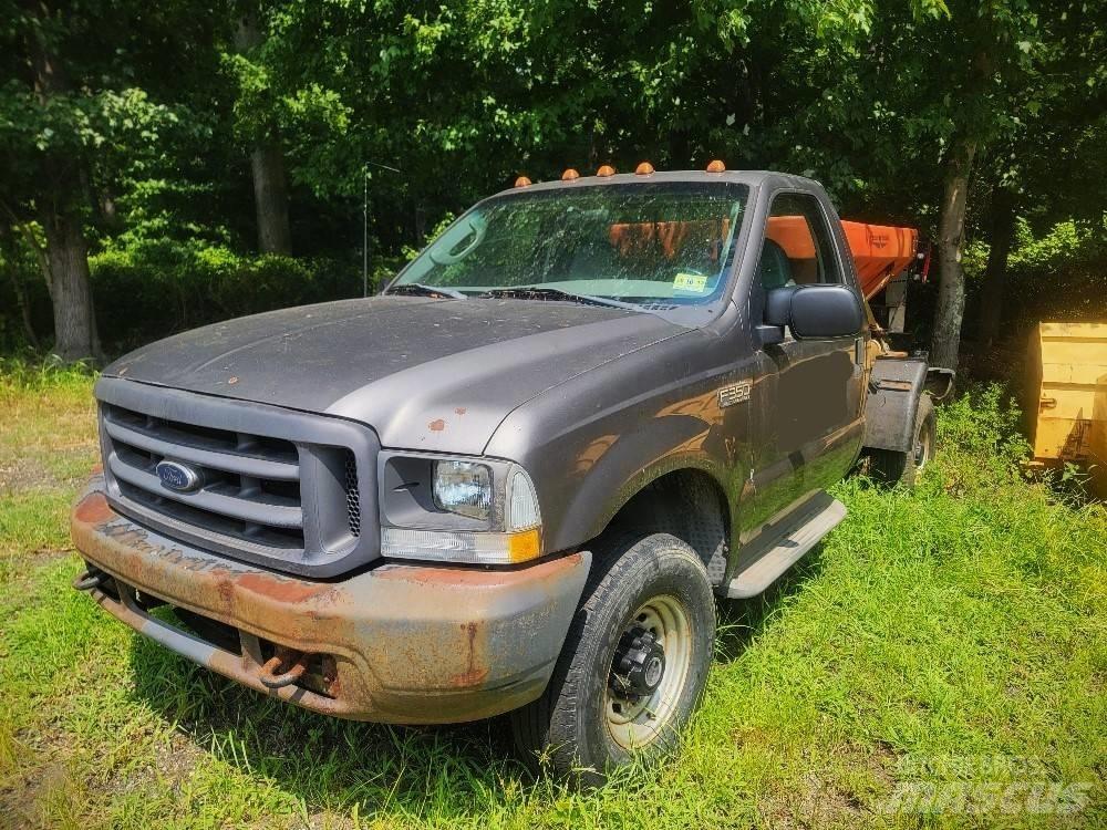 Ford F 350 Sunkvežimiai su dengtu kėbulu