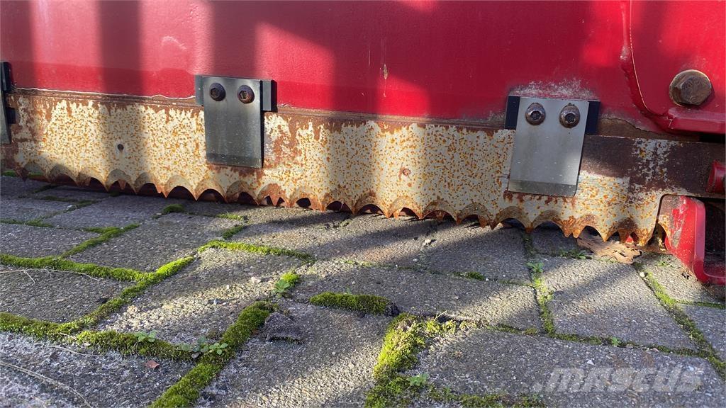 BvL megastar 195 Kiti galvijų priežiūros įrengimai