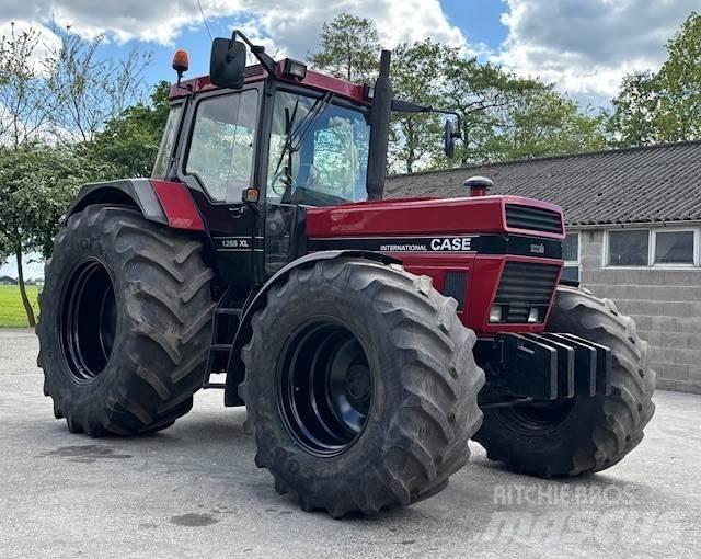 Case IH 1255 XL Traktoriai
