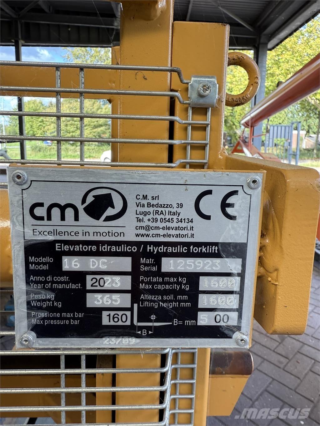 CM 16 DC DUPLEX Kiti krovimo ir kasimo mechanizmai ir jų priedai