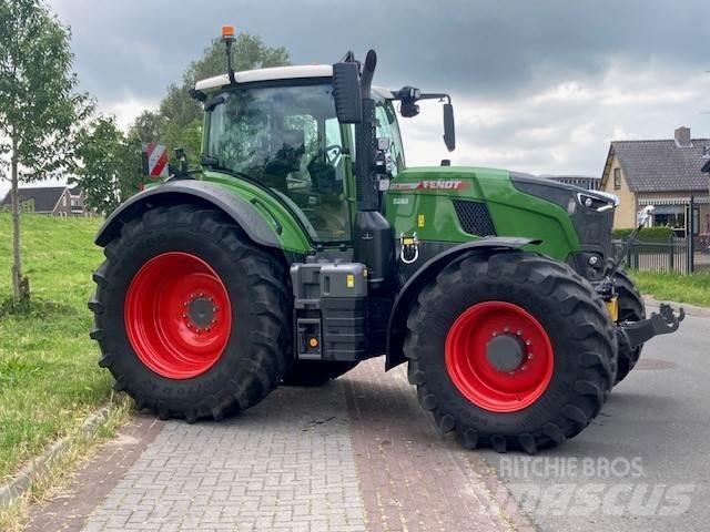 Fendt 728 Profi+ Traktoriai