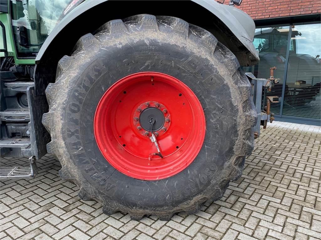 Fendt 826 Vario Traktoriai