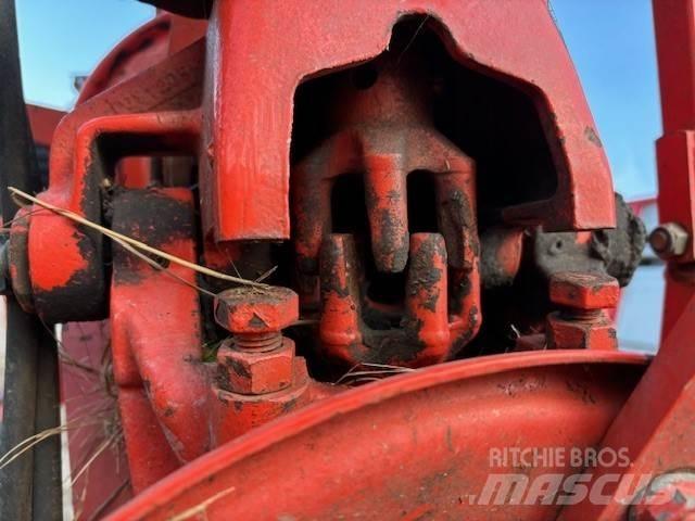 Kuhn GF 10601 TO Šieno grėbliai ir vartytuvai