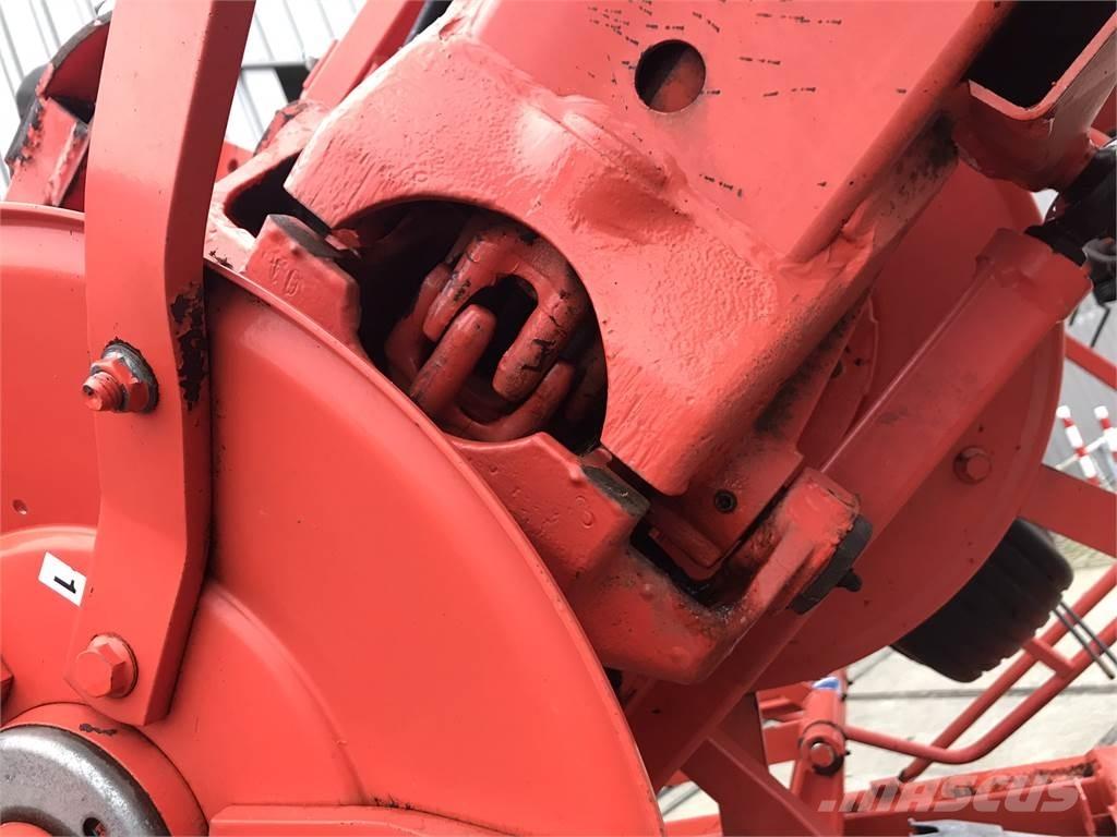 Kuhn GF 10802 T Šieno grėbliai ir vartytuvai