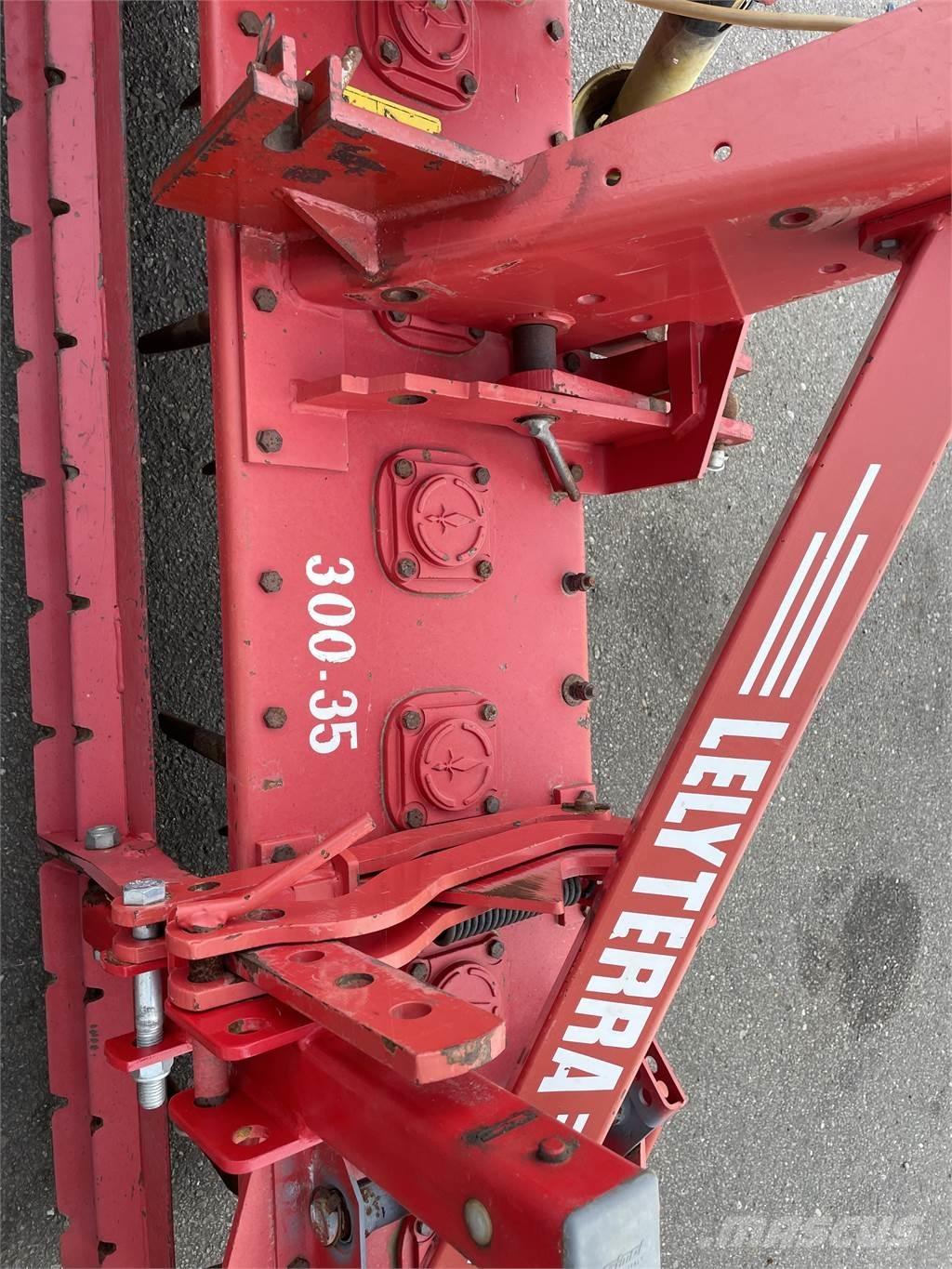 Lely 300-35 Varomosios akėčios ir žemės frezos