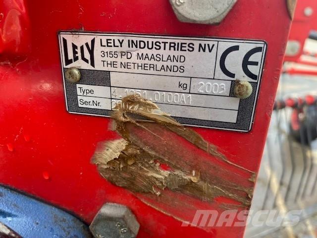 Lely Hibiscus 725 Šieno grėbliai ir vartytuvai