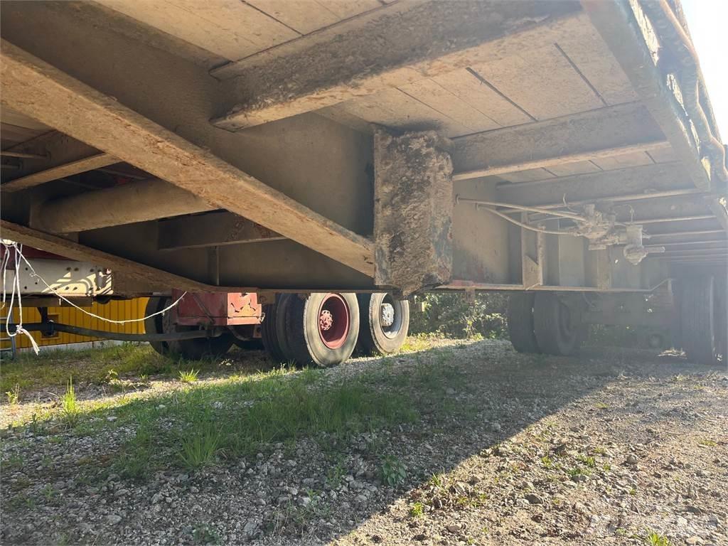  PATTE WAGEN Gyvulių pervežimo priekabos