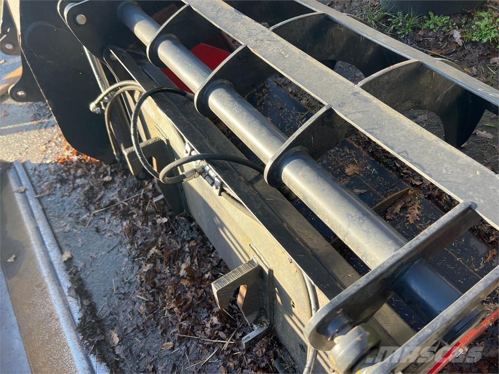  Pelikaanbak Frontaliniai krautuvai ir ekskavatoriai