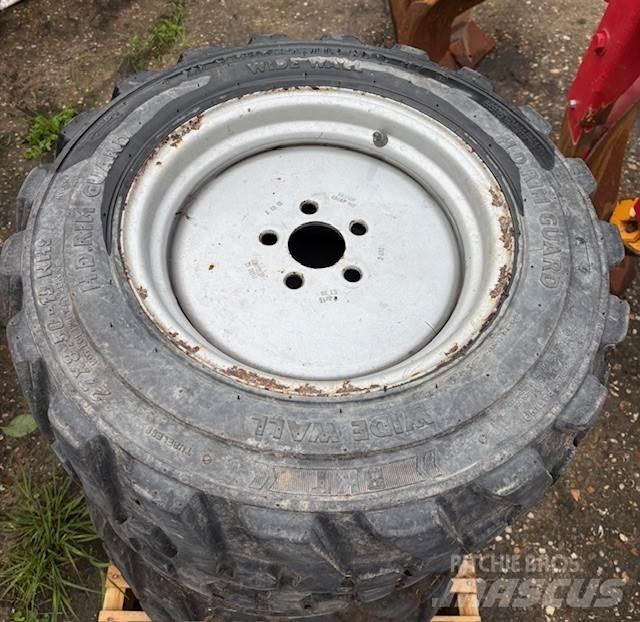  Set BKT 27x8.50-15 Padangos, ratai ir ratlankiai