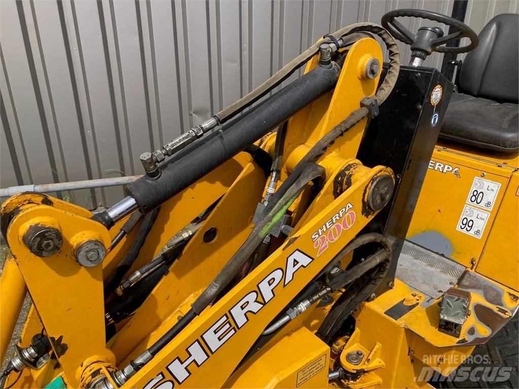 Sherpa 200 Frontaliniai krautuvai ir ekskavatoriai