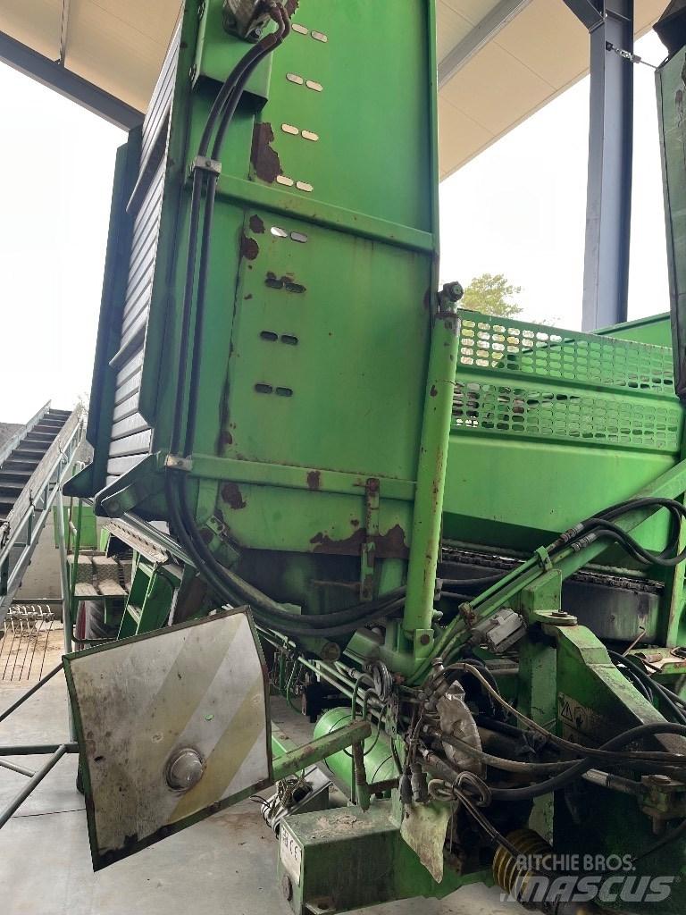 AVR 120mc Šakniavaisių kombainai