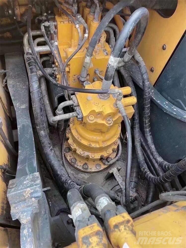 Hyundai R215VS Ratiniai ekskavatoriai