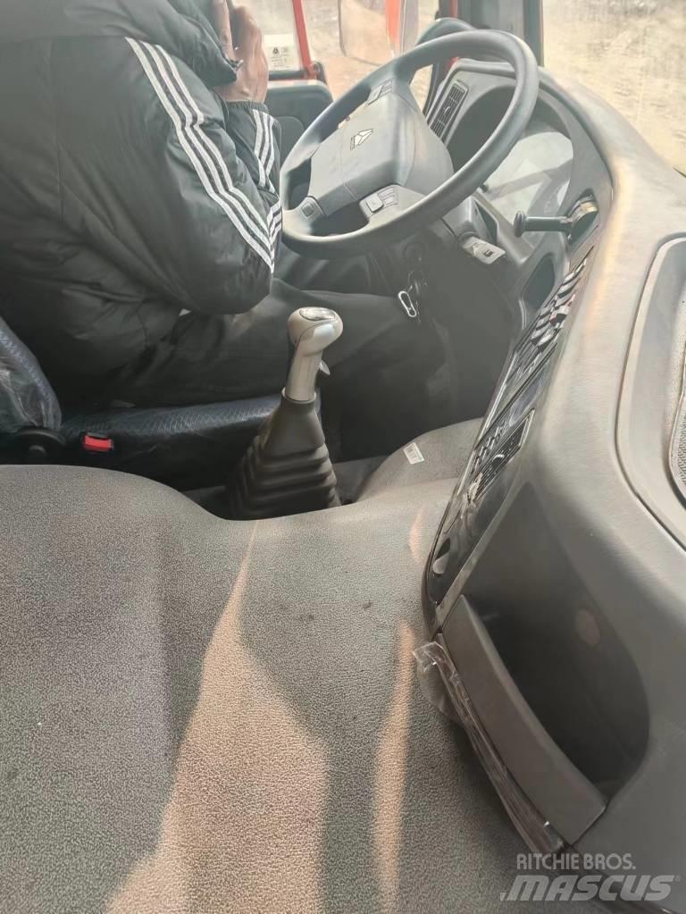 Howo 371 8x4 Savivarčių priekabų vilkikai