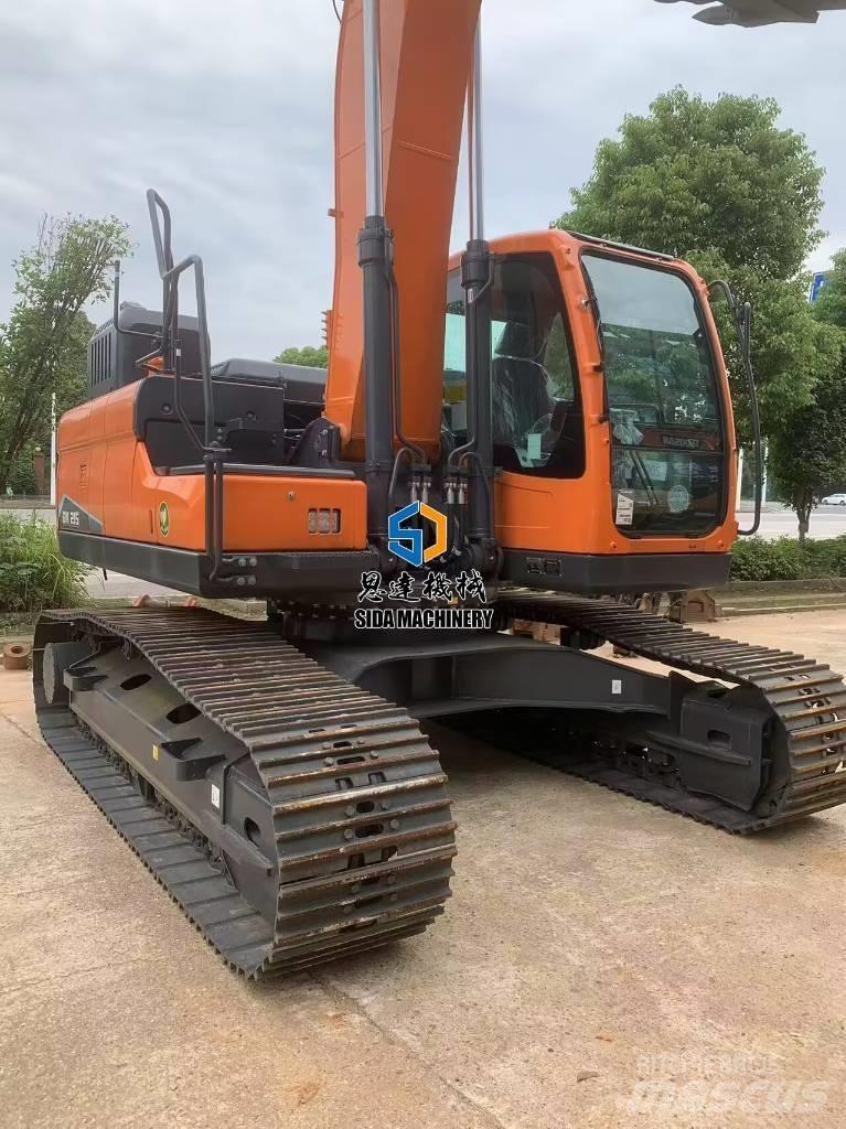Develon DX 215 Vidutinės galios ekskavatoriai 7-12 t