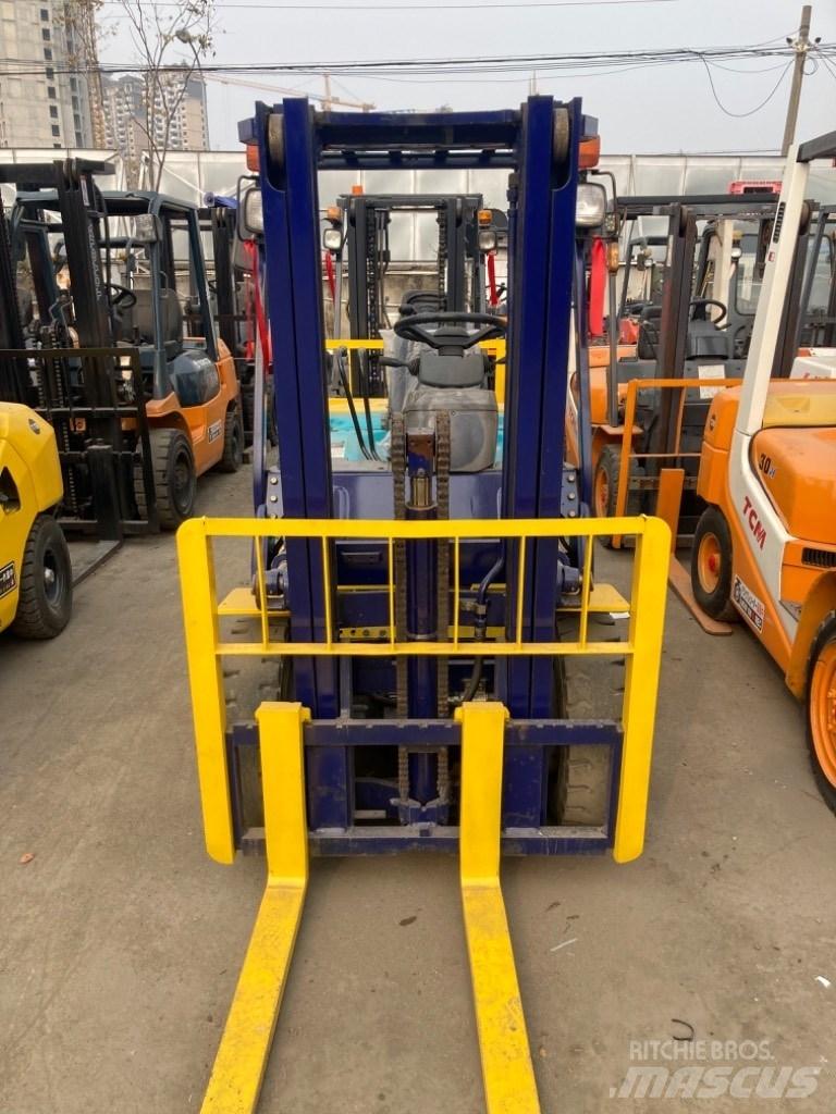 Komatsu FD25 Dyzeliniai krautuvai