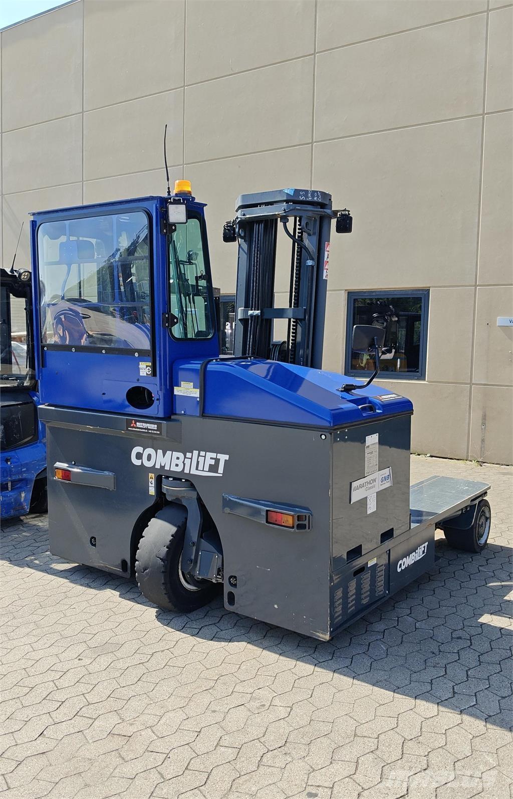 Combilift C4500E Šakiniai krautuvai su privažiavimu iš visų keturių pusių