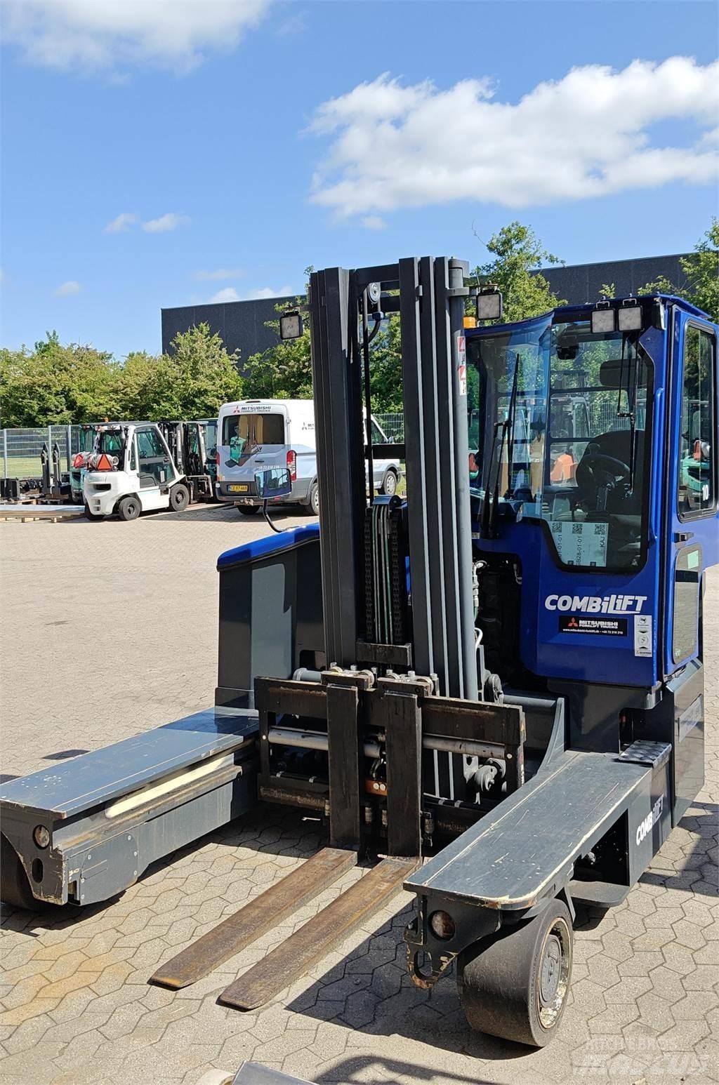 Combilift C4500E Šakiniai krautuvai su privažiavimu iš visų keturių pusių