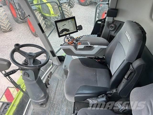 CLAAS LEXION 7400 Derliaus nuėmimo kombainai