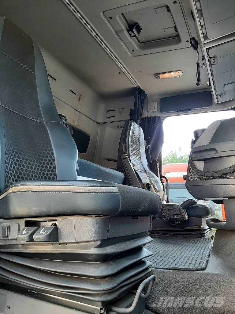 Volvo FH 13 Sunkvežimiai su dengtu kėbulu