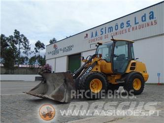 Volvo L 25 F Naudoti ratiniai krautuvai