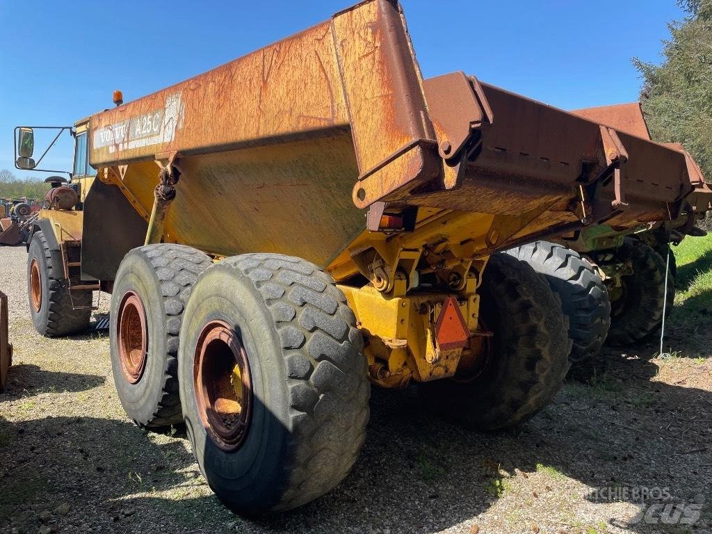 Volvo A25C Karjeriniai savivarčiai