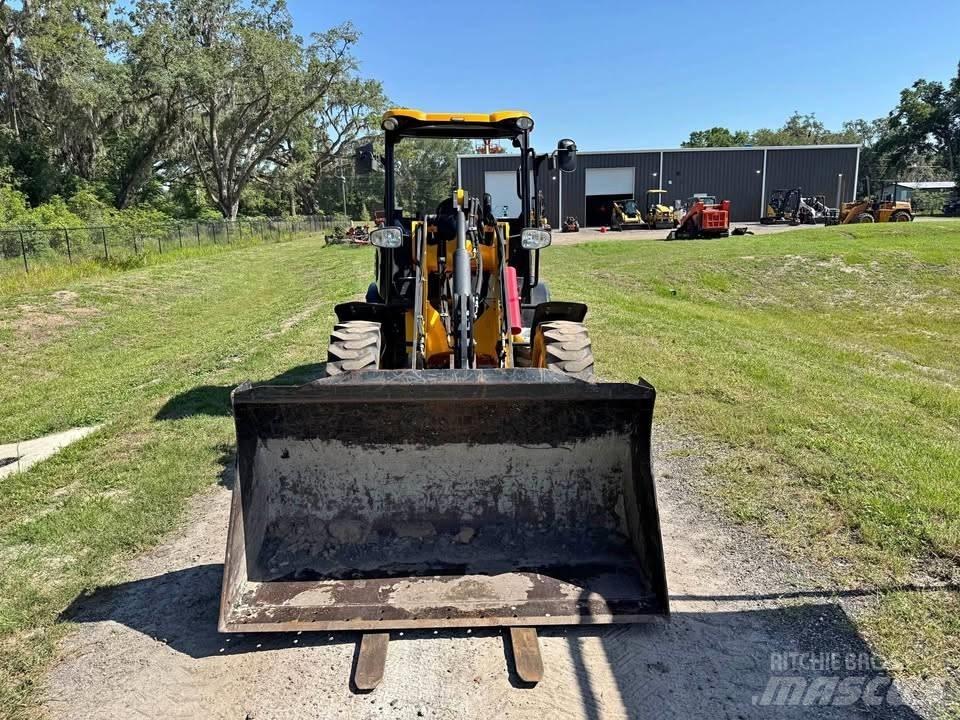 JCB 407 Naudoti ratiniai krautuvai