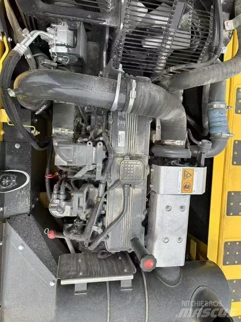 Komatsu 360-8MO Vikšriniai ekskavatoriai