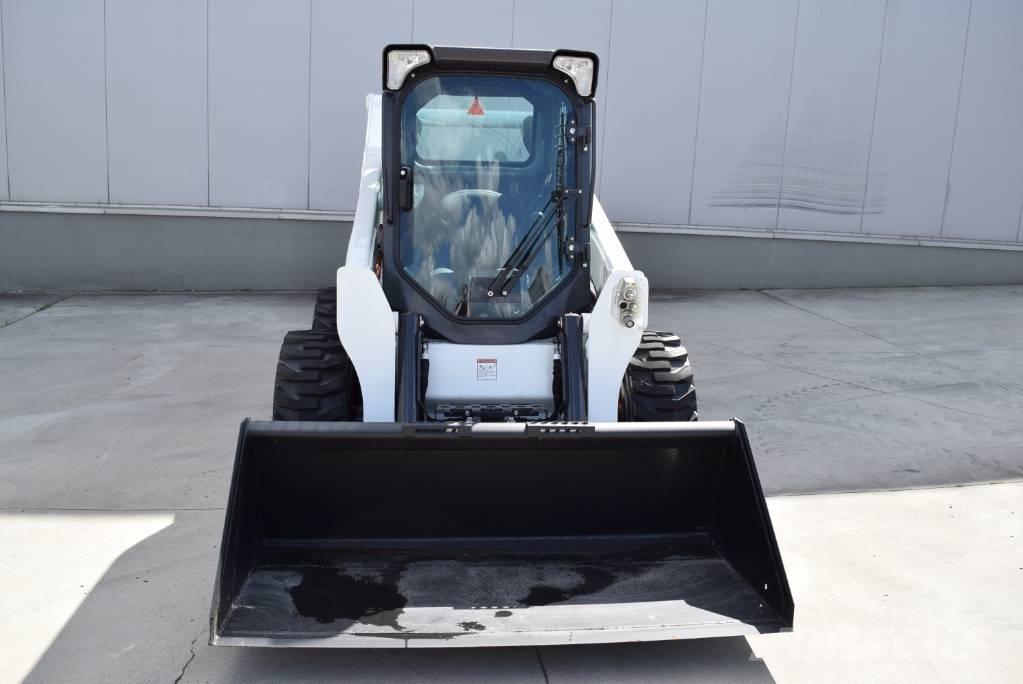 Bobcat S 750 Krautuvai su šoniniu pasukimu