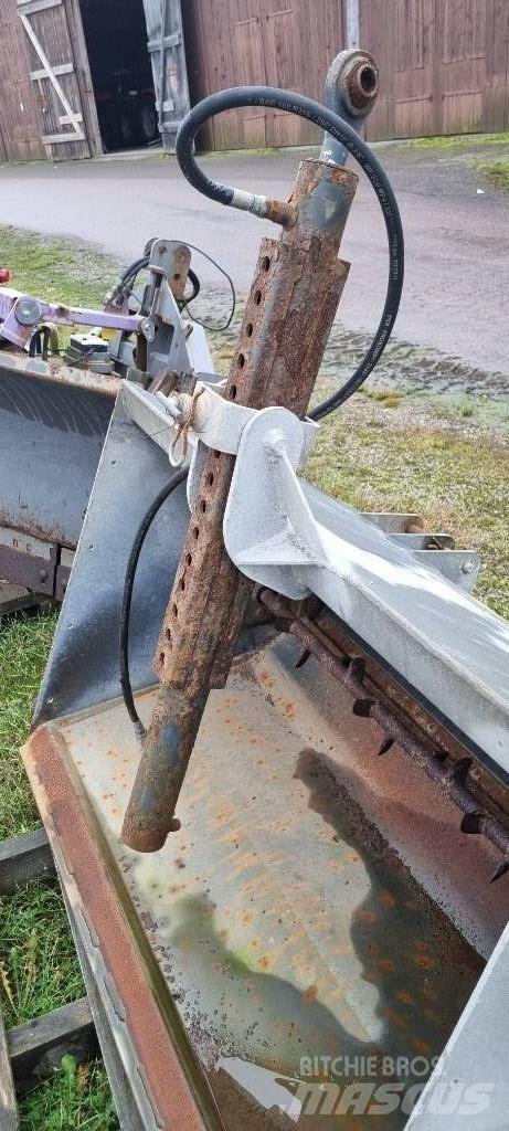 Fjärås 700 Smėlio ir druskos barstytuvai