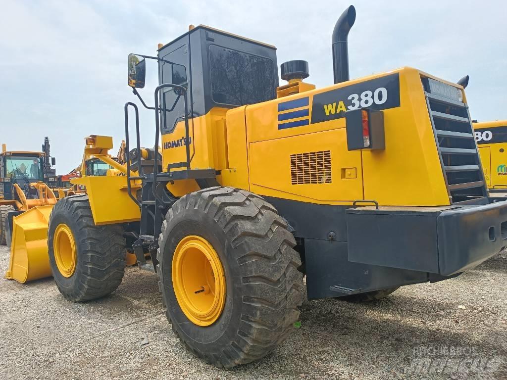 Komatsu WA 380 Naudoti ratiniai krautuvai