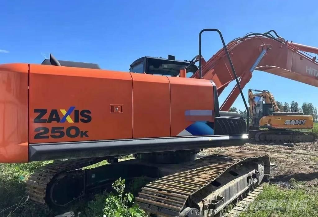 Hitachi 250 Vikšriniai ekskavatoriai