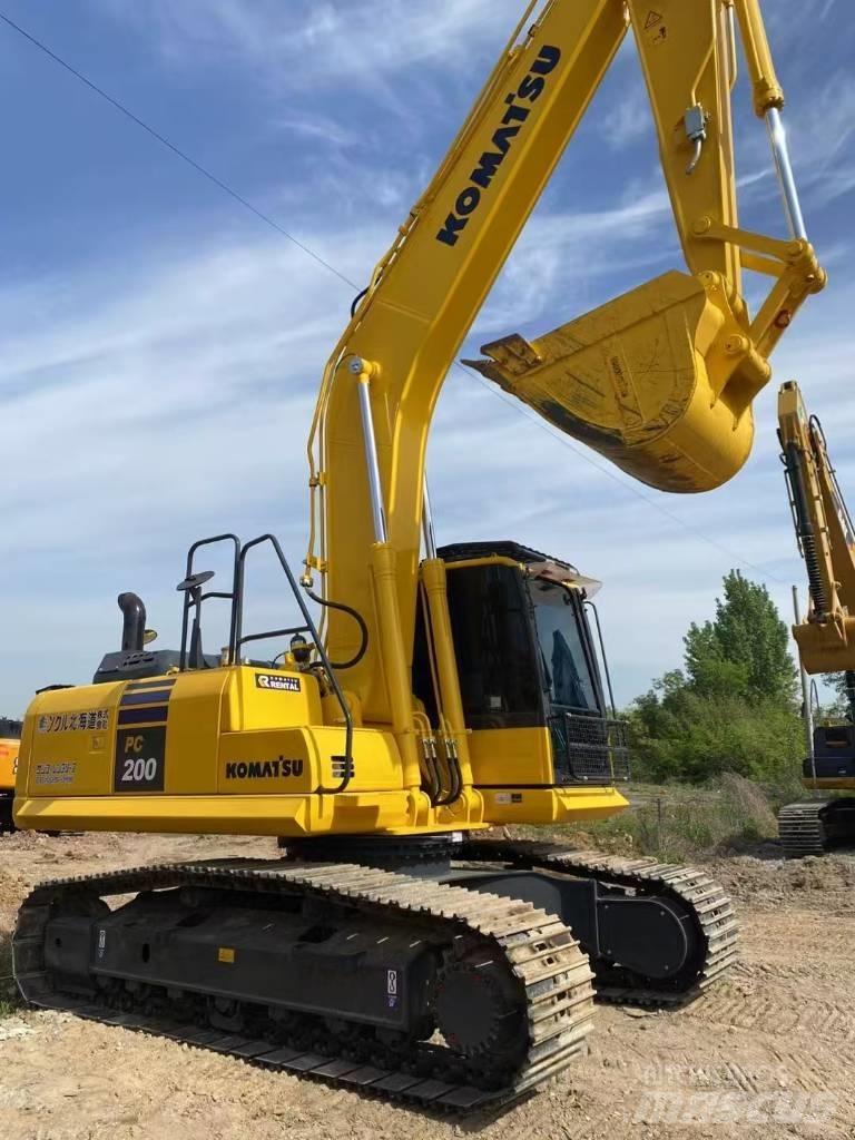 Komatsu 200-8 Vikšriniai ekskavatoriai