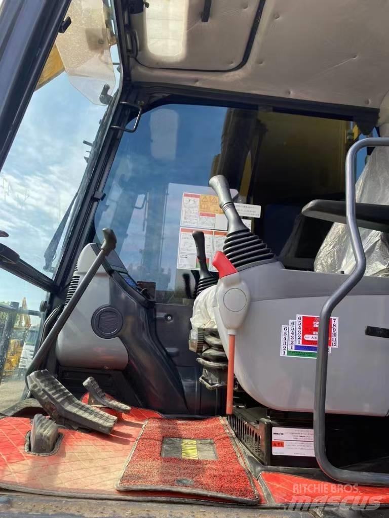 Komatsu 200-8 Vikšriniai ekskavatoriai
