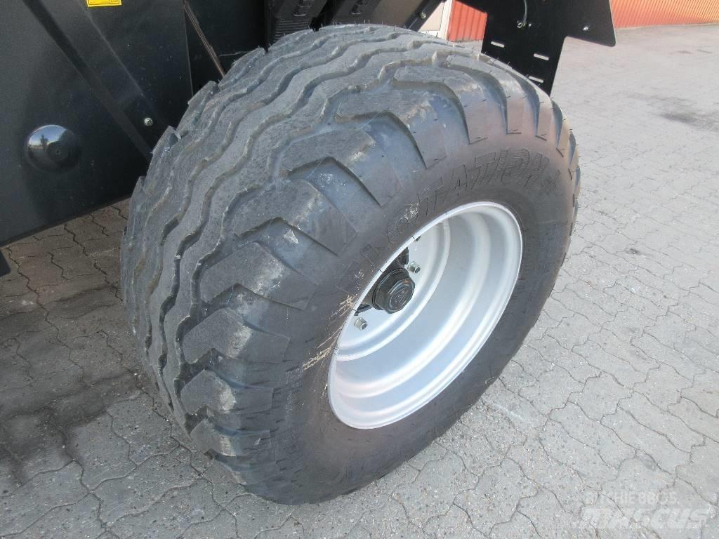Case IH RB 465 Ritinių presai