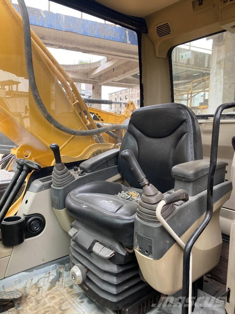 CAT 330 D Vikšriniai ekskavatoriai