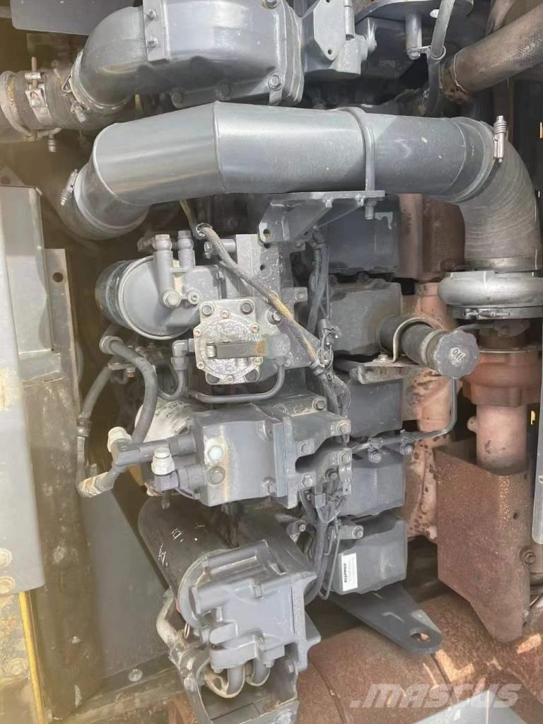 Komatsu PC 450-8 Vikšriniai ekskavatoriai