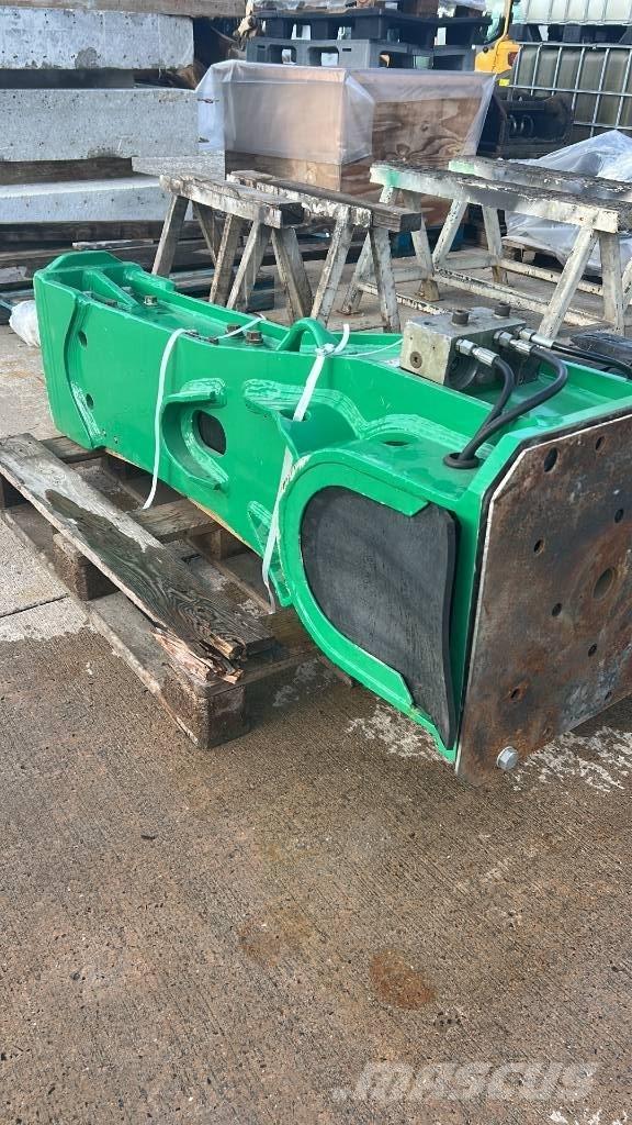 Montabert M 900 Hidrauliniai kūjai / Trupintuvai