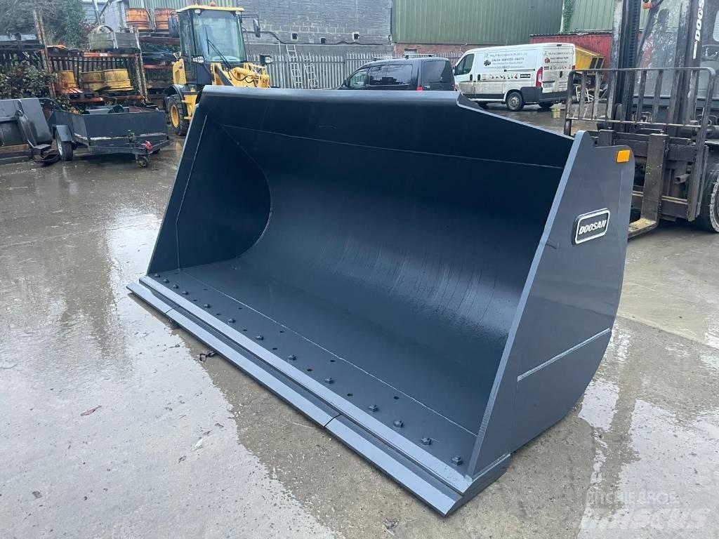 Doosan DL 320-7 Kaušai