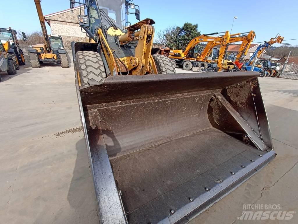 Komatsu WA270-7 Naudoti ratiniai krautuvai
