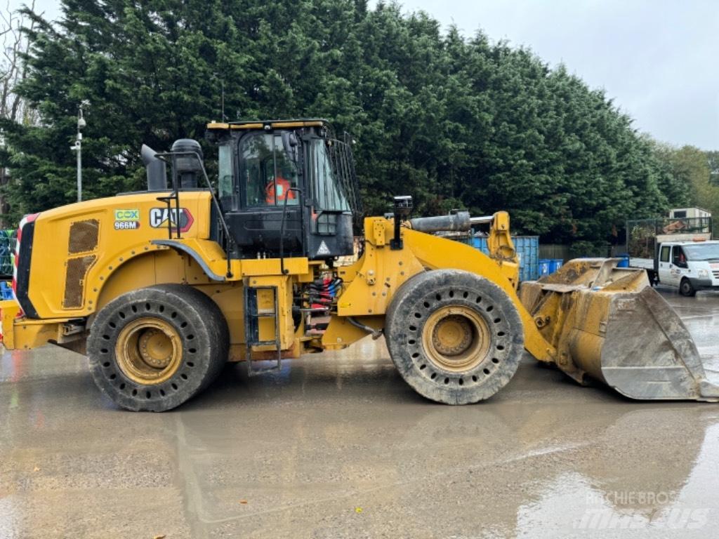 CAT 966 M Naudoti ratiniai krautuvai
