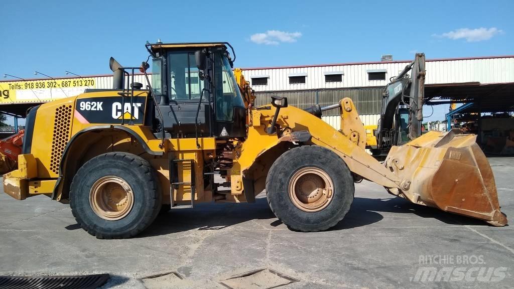 CAT 962K Naudoti ratiniai krautuvai