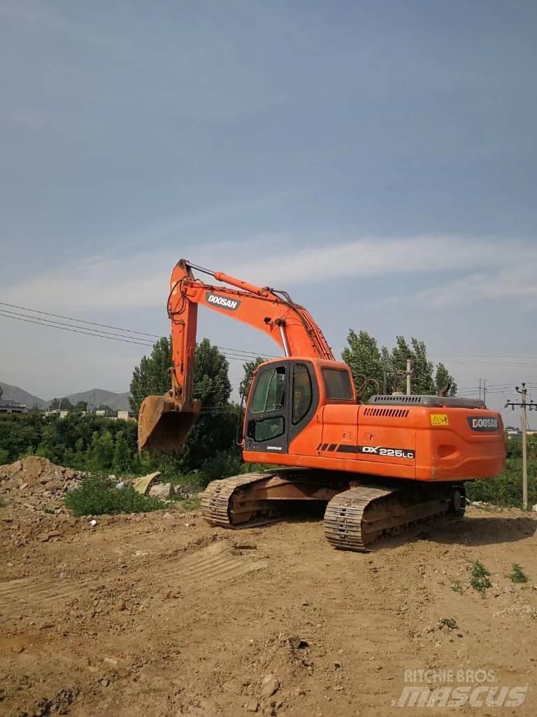 Doosan dx225 Vikšriniai ekskavatoriai