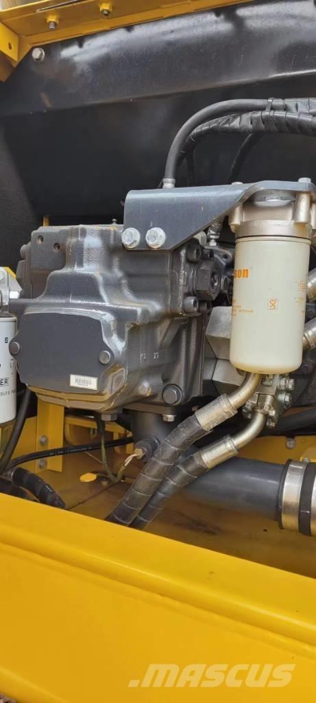 Komatsu 210LC-8 Vikšriniai ekskavatoriai