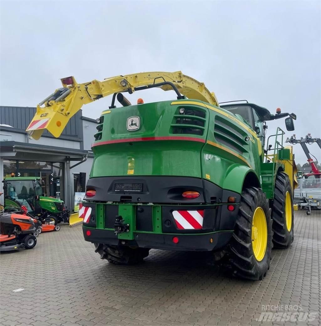 John Deere 8400 i Pašarų ruošimo technika