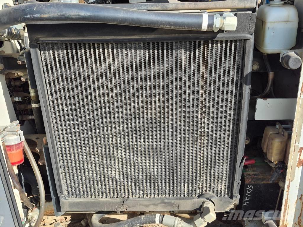 Takeuchi TL 8 Krautuvai su šoniniu pasukimu