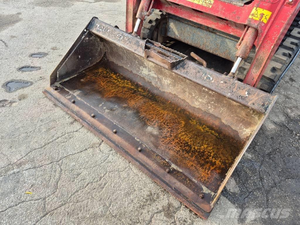 Takeuchi TL 8 Krautuvai su šoniniu pasukimu