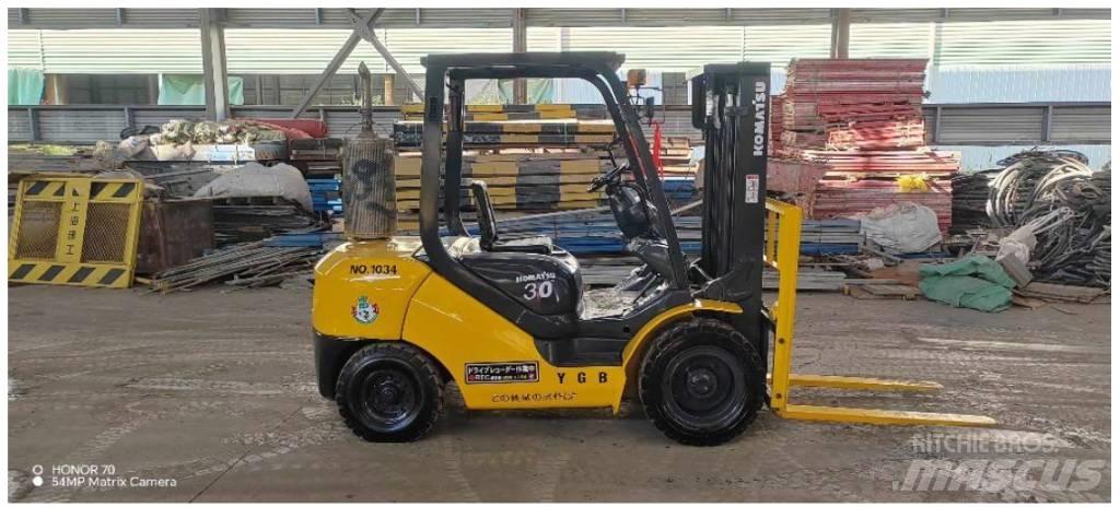 Komatsu FD 30 T-14 Dyzeliniai krautuvai