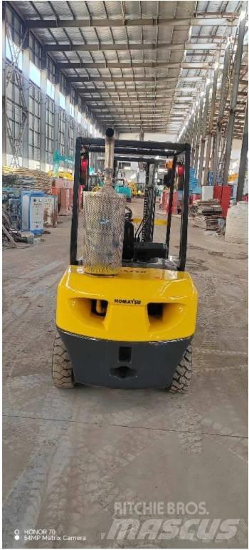 Komatsu FD 30 T-14 Dyzeliniai krautuvai