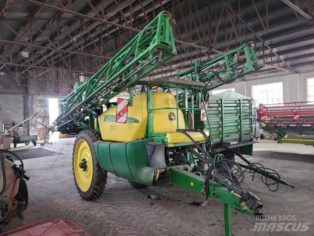 John Deere 732 Prikabinami purkštuvai