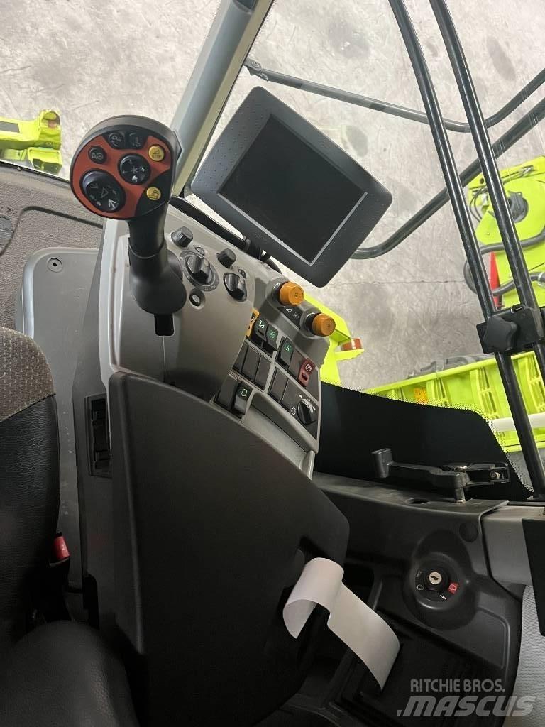 CLAAS LEXION 770 Derliaus nuėmimo kombainai